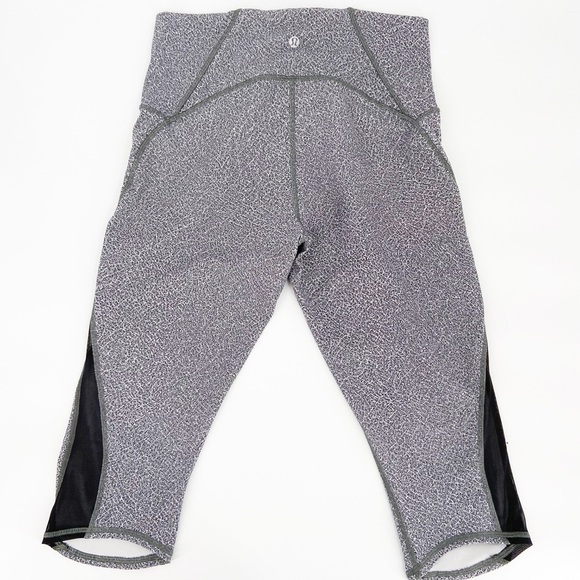 Lululemon Train Times Crop (17") Size 10 - Picture 3 of 7